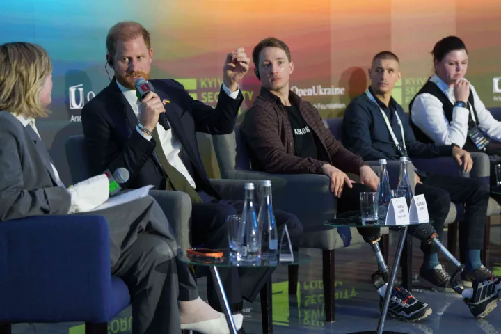 Prince Harry praises Ukraine's resistance