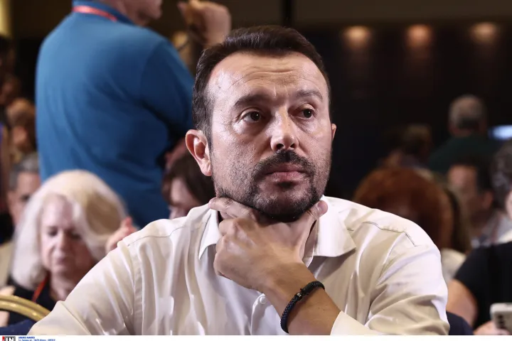 Ο Νίκος Παππάς είναι Έλληνας οικονομολόγος, πολιτικός, βουλευτής Β3΄ Νότιου Τομέα Αθηνών και κοινοβουλευτικός εκπρόσωπος του ΣΥ.ΡΙΖ.Α.–Π.Σ