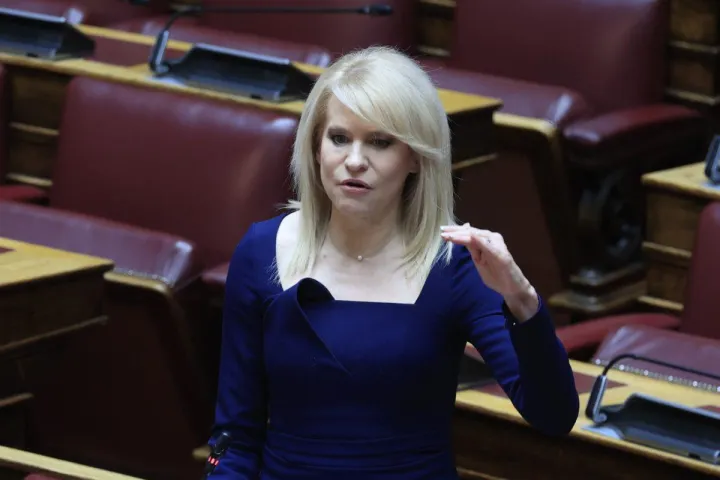 Τζάκρη Θεοδώρα ασκεί κριτική σε Τσίπρα