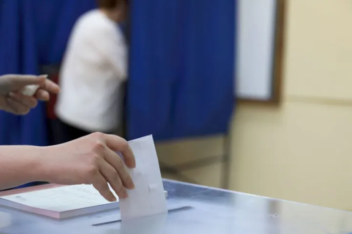 Δημοσκόπηση MRB