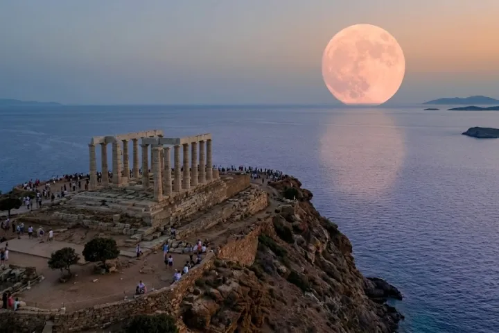 Πανσέληνος Αυγούστου