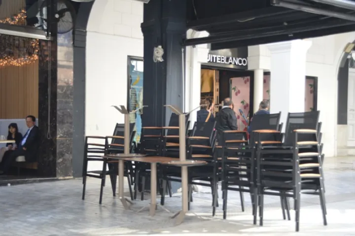 Τραπέζια καρέκλες Δήμος Αθηναίων