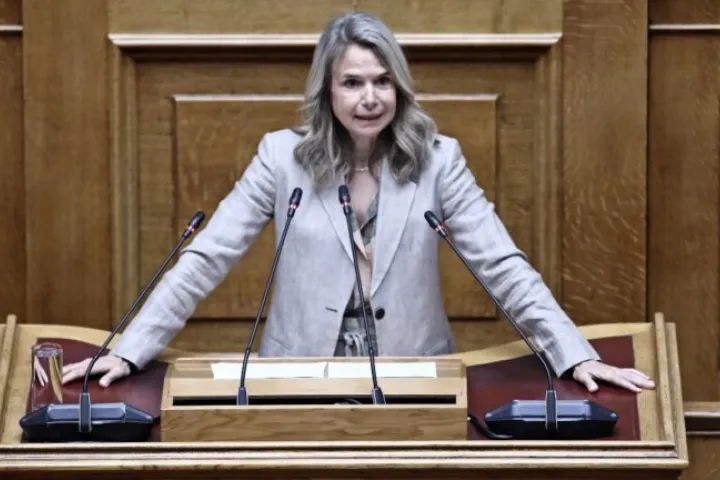 Μιλένα Αποστολάκη: Σφοδρή κριτική στην κυβέρνηση για την απαξίωση του Κοινοβουλίου