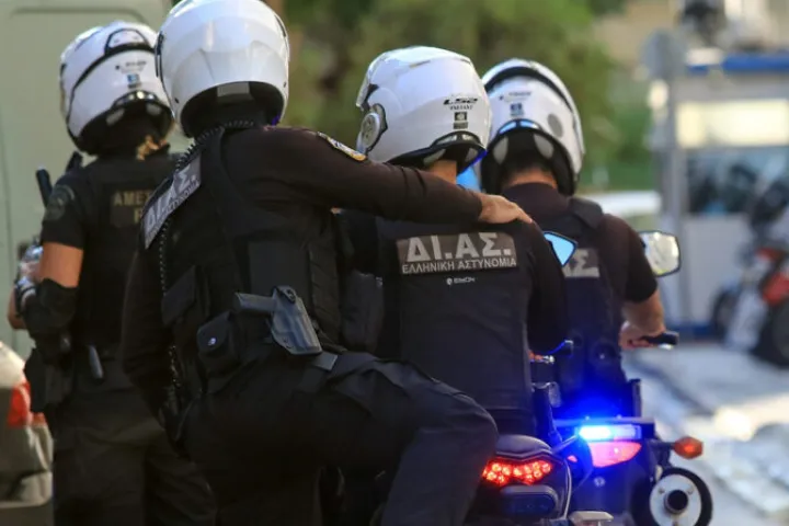 Καταδίωξη κλεμμένης μηχανής στο Μοσχάτο: Δύο ανήλικοι συλλαμβάνονται