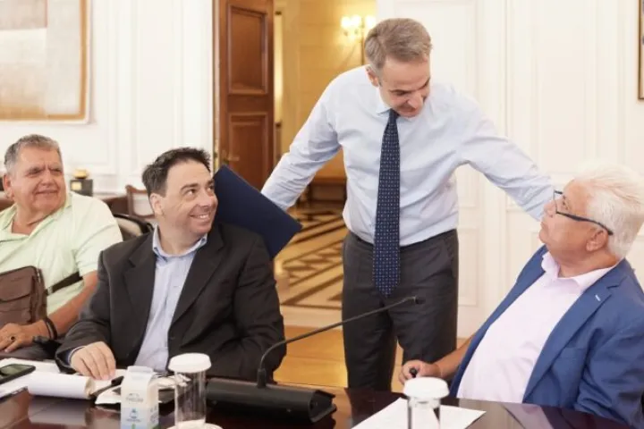Συνάντηση Μητσοτάκη με τον Πανελλήνιο Σύλλογο Παραπληγικών: Σημαντικές εξελίξεις για τα άτομα με αναπηρία