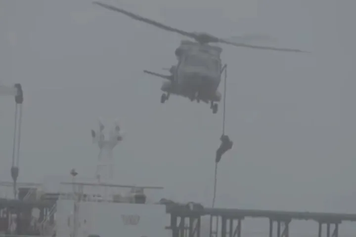 Γαλλικό Πολεμικό Ναυτικό: Κατάσχεση Ρωσικού Δεξαμενόπλοιου στον Ατλαντικό