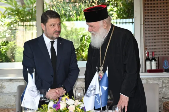 Στενή συνεργασία Περιφέρειας Αττικής και Εκκλησίας για κοινωνικές δράσεις
