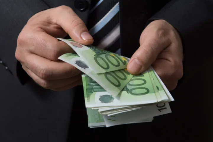 Νέα Ρύθμιση 72 Δόσεων: Προβλήματα και Προϋποθέσεις για Ελεύθερους Επαγγελματίες